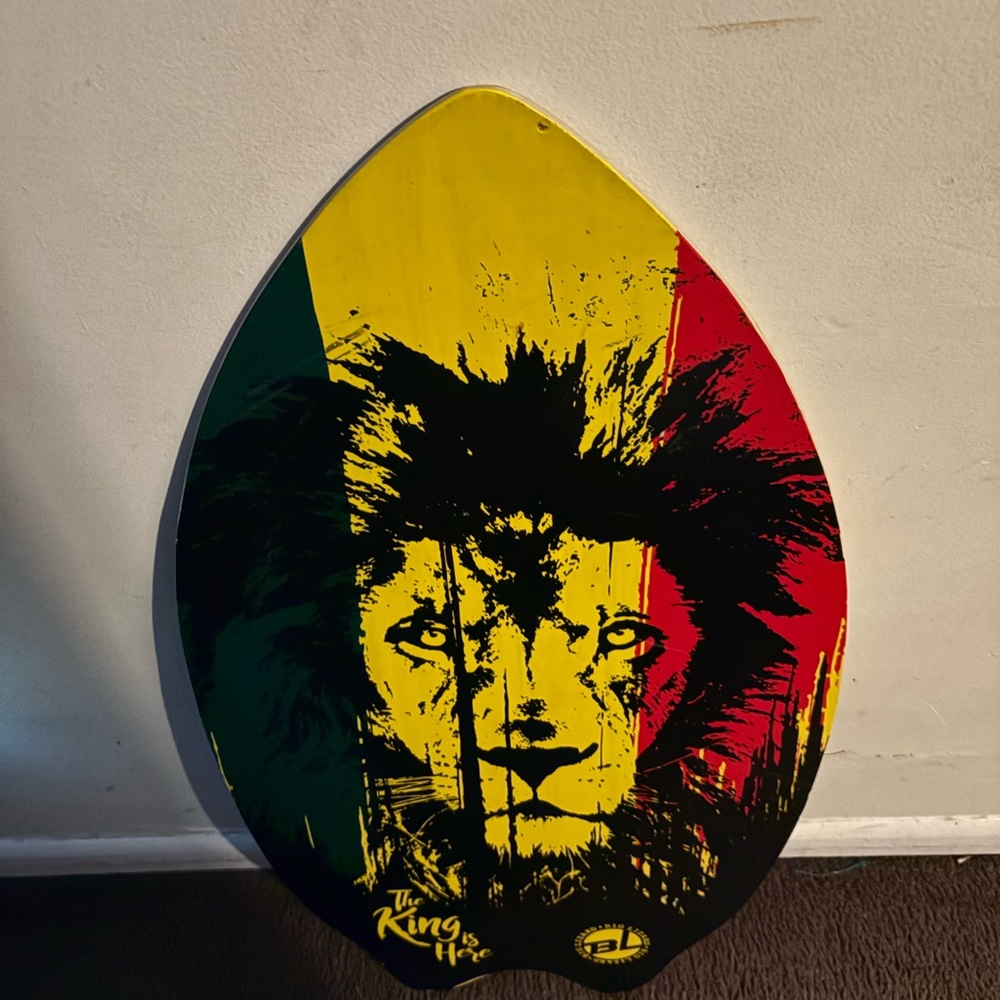 The King Is Here Lion Wall Decor - Rasta Yellow/Red/Green